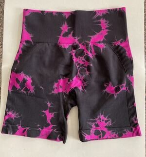 Women’s Tie Dye Biker Shorts Scrunch Butt High Waist Size S Pink & Black NEW